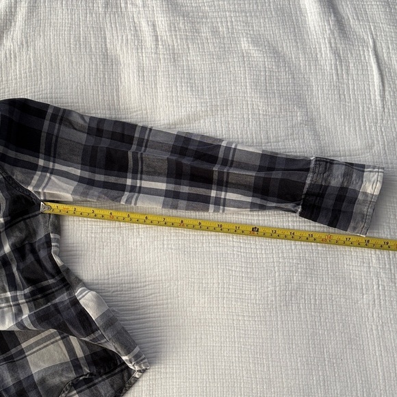 roxy plaid button down / L - Picture 8 of 9